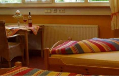 Econo Motel Goelzer Бюхенбойрен Экстерьер фото