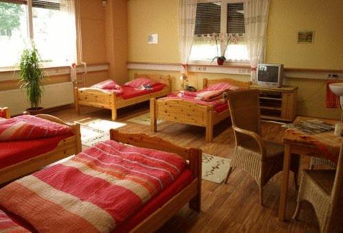 Econo Motel Goelzer Бюхенбойрен Экстерьер фото